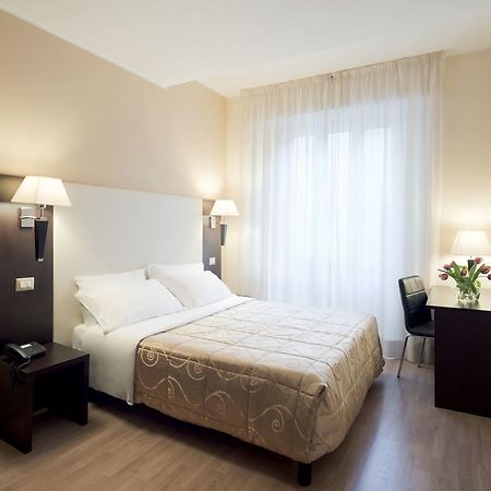 Hotel Aurora Pavia Zimmer foto