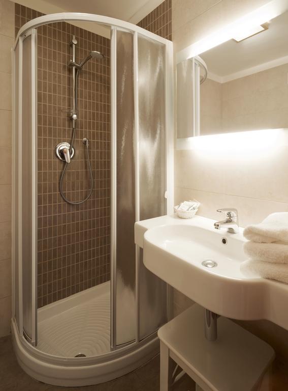Hotel Aurora Pavia Zimmer foto