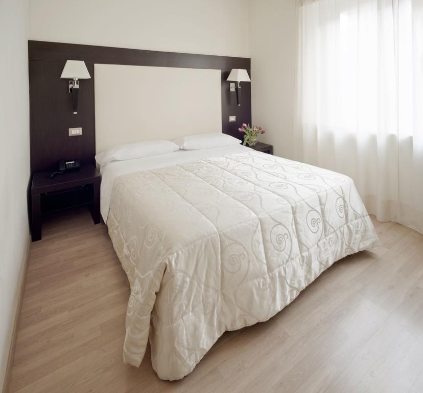 Hotel Aurora Pavia Zimmer foto