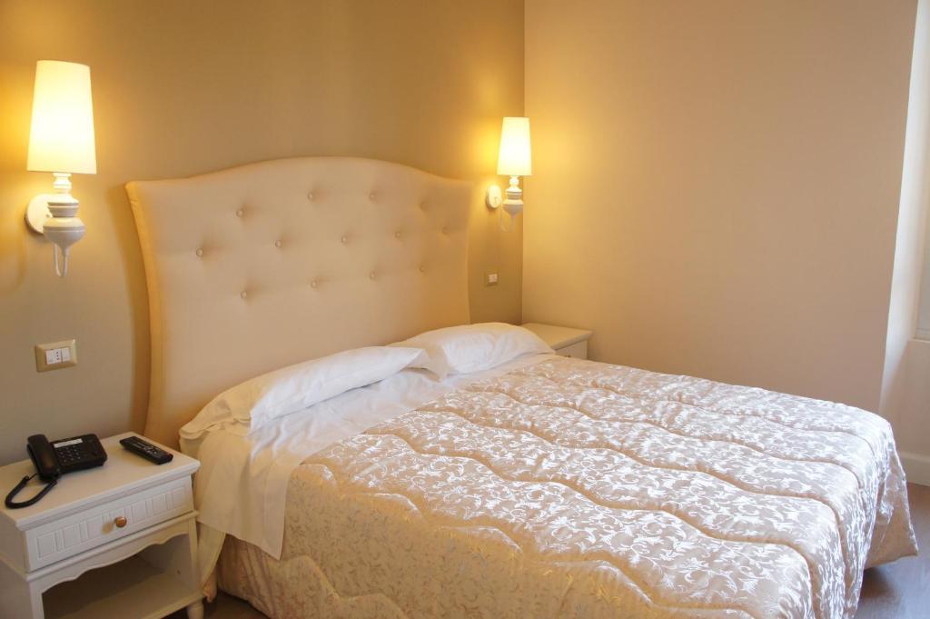 Hotel Aurora Pavia Zimmer foto